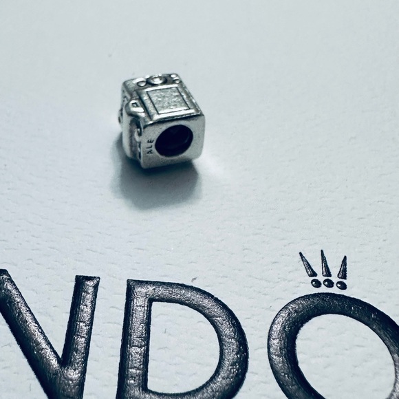 Pandora camera charm - Picture 7 of 7